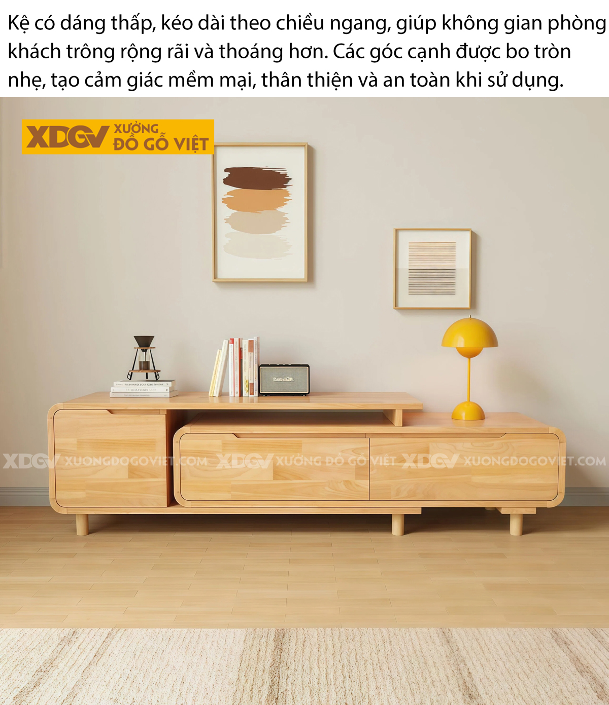 Kệ Tivi Phòng Khách Gỗ Cao Su Dáng Cổ Điển Phối Kính Sọc Mờ