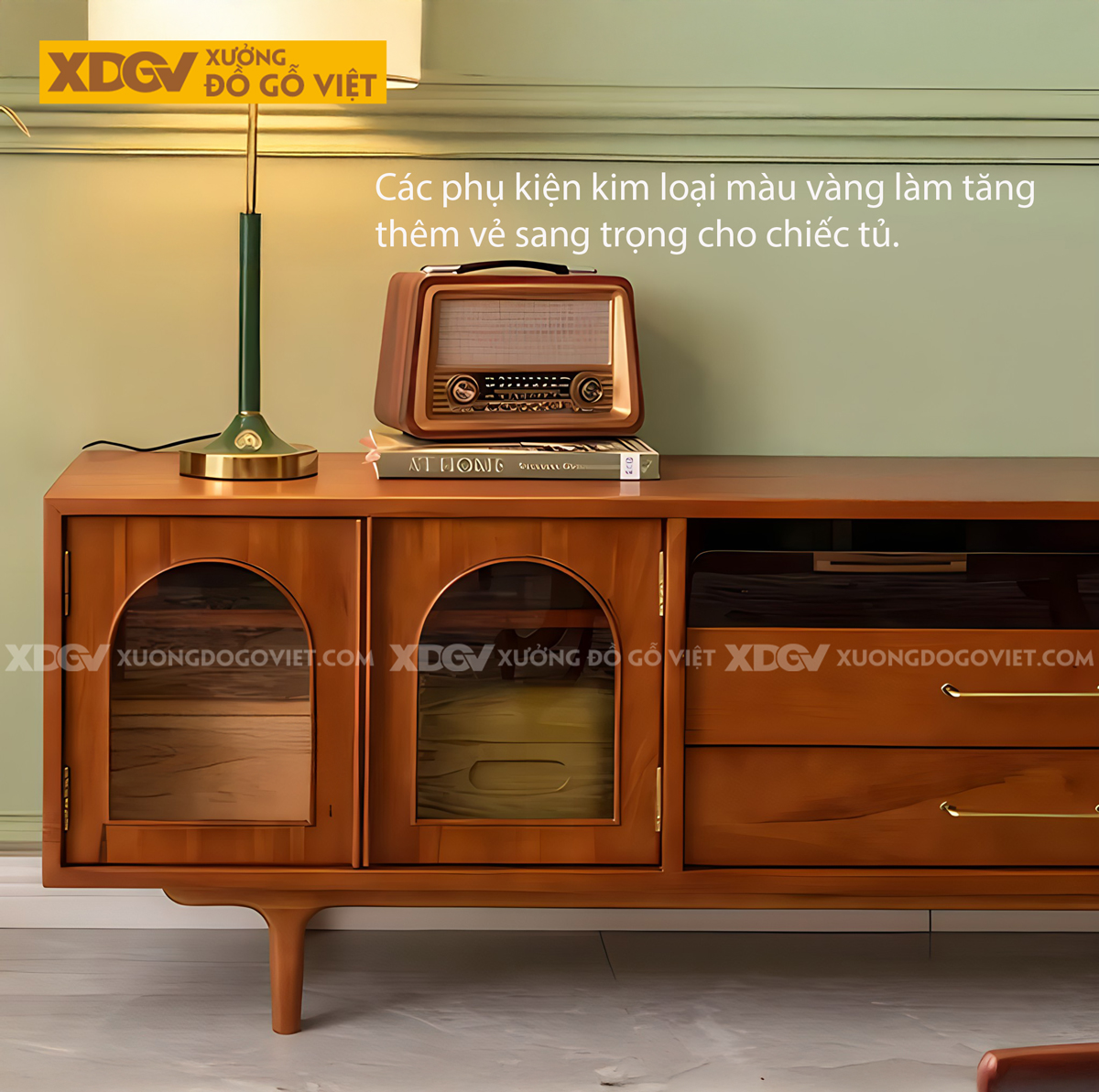 Kệ Tivi Sồi Phòng Khách Tân Cổ Điển Khung Gỗ Vòm Cánh Kính