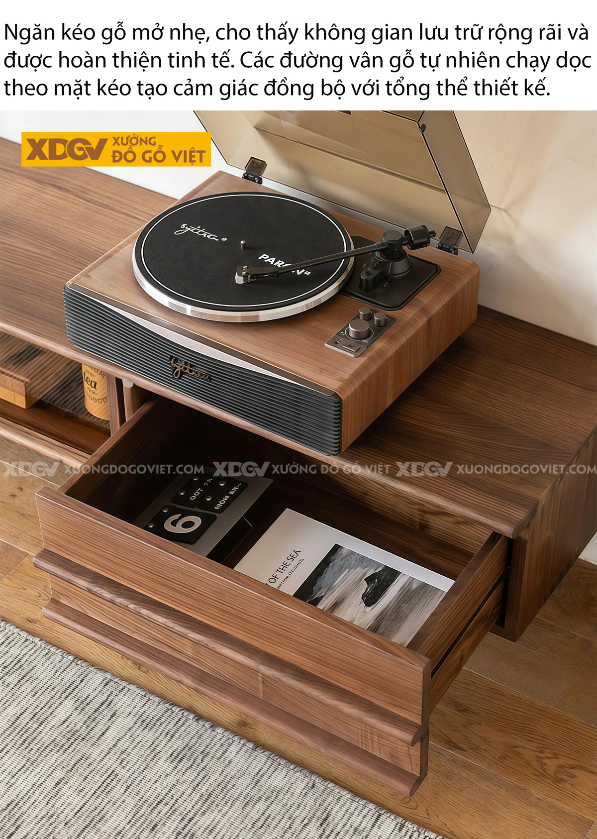 Mẫu Kệ Tivi Gỗ Óc Chó Thiết Kế Khoa Học Chân Trụ Nguyên Tấm