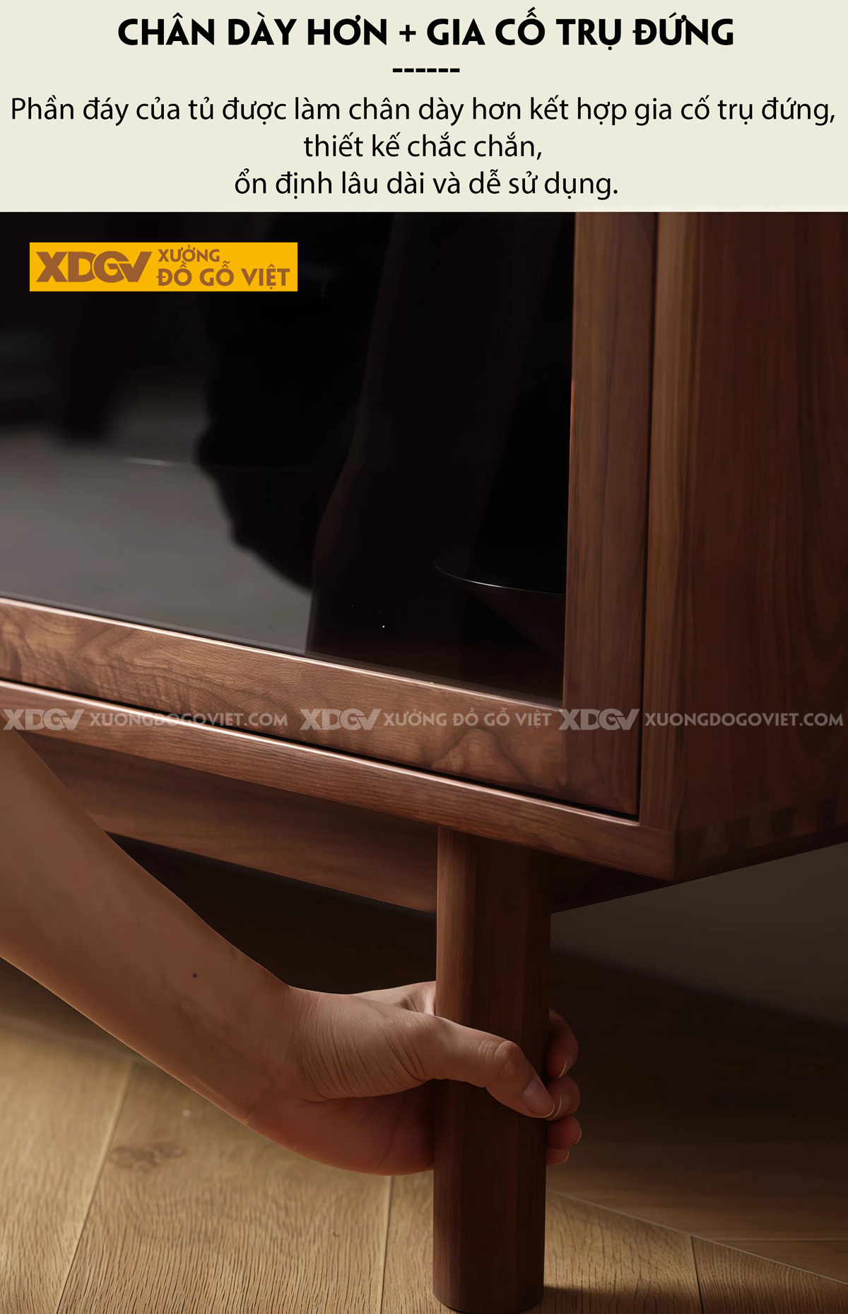 Tủ Đựng Chén Bát Gỗ Veneer Sồi Phối Cánh Pano Kèm Kính Mờ