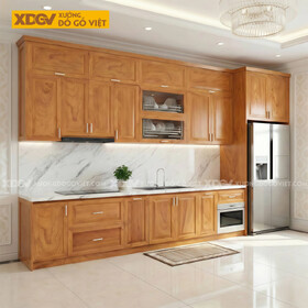Mẫu Tủ Bếp Gỗ Gõ Đỏ Hiện Đại Kết Cấu Trên Dưới Ốp Đá Phối Tủ